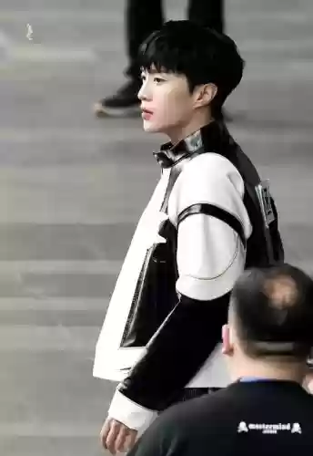 酷阵容怎么搭配衣服(酷酷的女生衣服搭配夏季)插图9