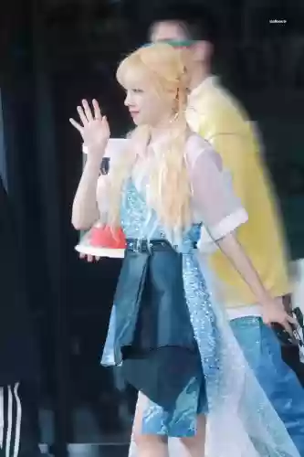 酷阵容怎么搭配衣服(酷酷的女生衣服搭配夏季)插图12