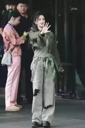 酷阵容怎么搭配衣服(酷酷的女生衣服搭配夏季)插图4