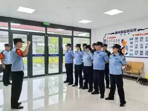 警员阵容搭配插图1