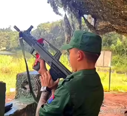 果敢装备哪里买，果敢武器插图