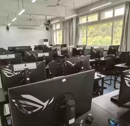 电竞装备大学，电竞专业学院插图